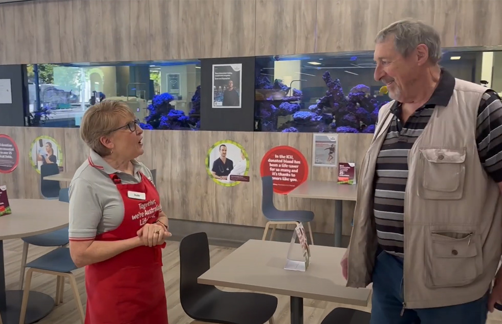 two people talking in a donor centre